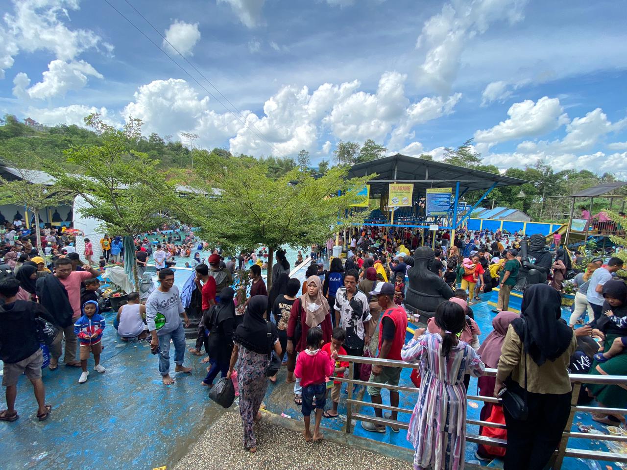 Liburan Tahun Baru, Pemandian Serayu Lestari Bisa Raup Omzet Diatas Rp 100 Juta Sehari