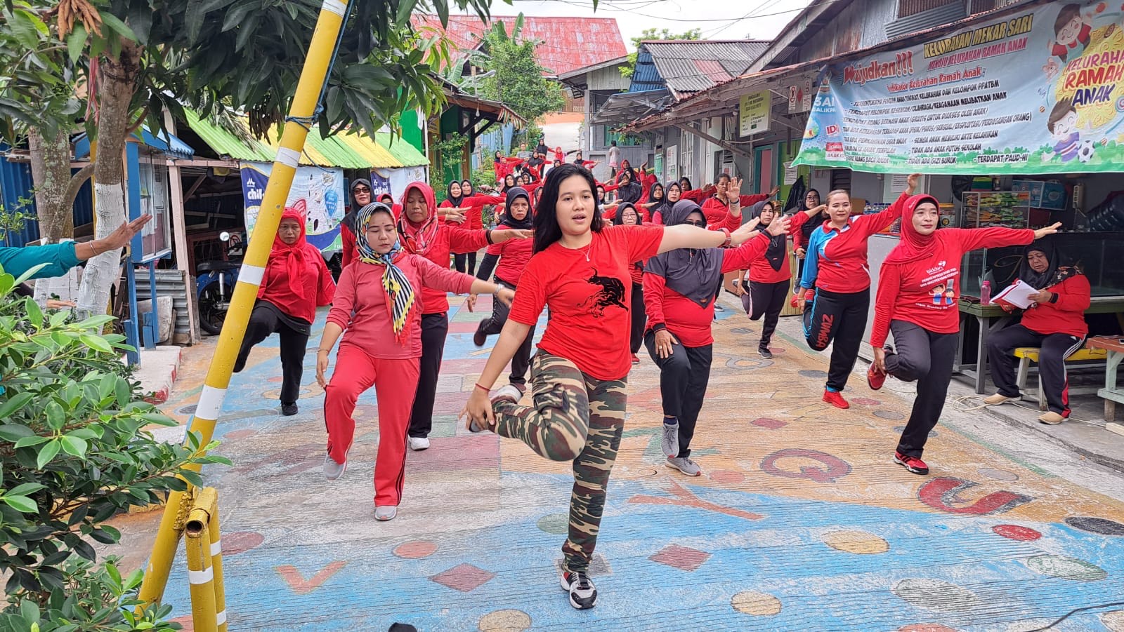 Bacaleg PDI Perjuangan Balikpapan Cindy Claudia, Blusukan Sambil Menyehatkan Masyarakat