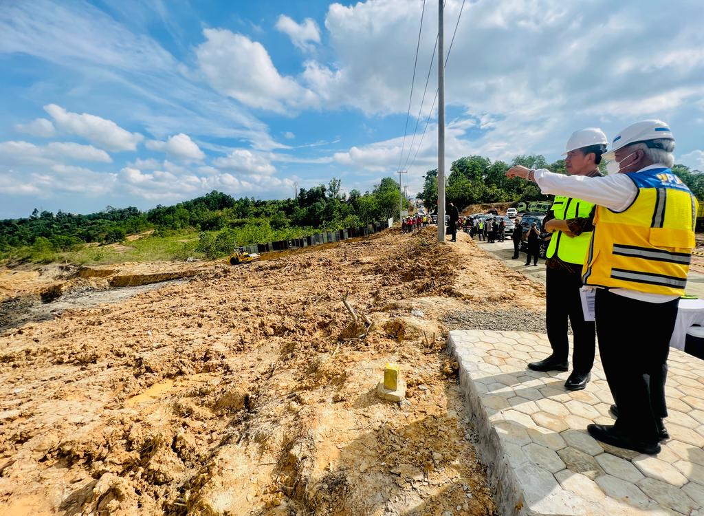 Presiden Jokowi menenakankan pentingnya memerhatikan aspek lingkungan dalam pembangunan ikn