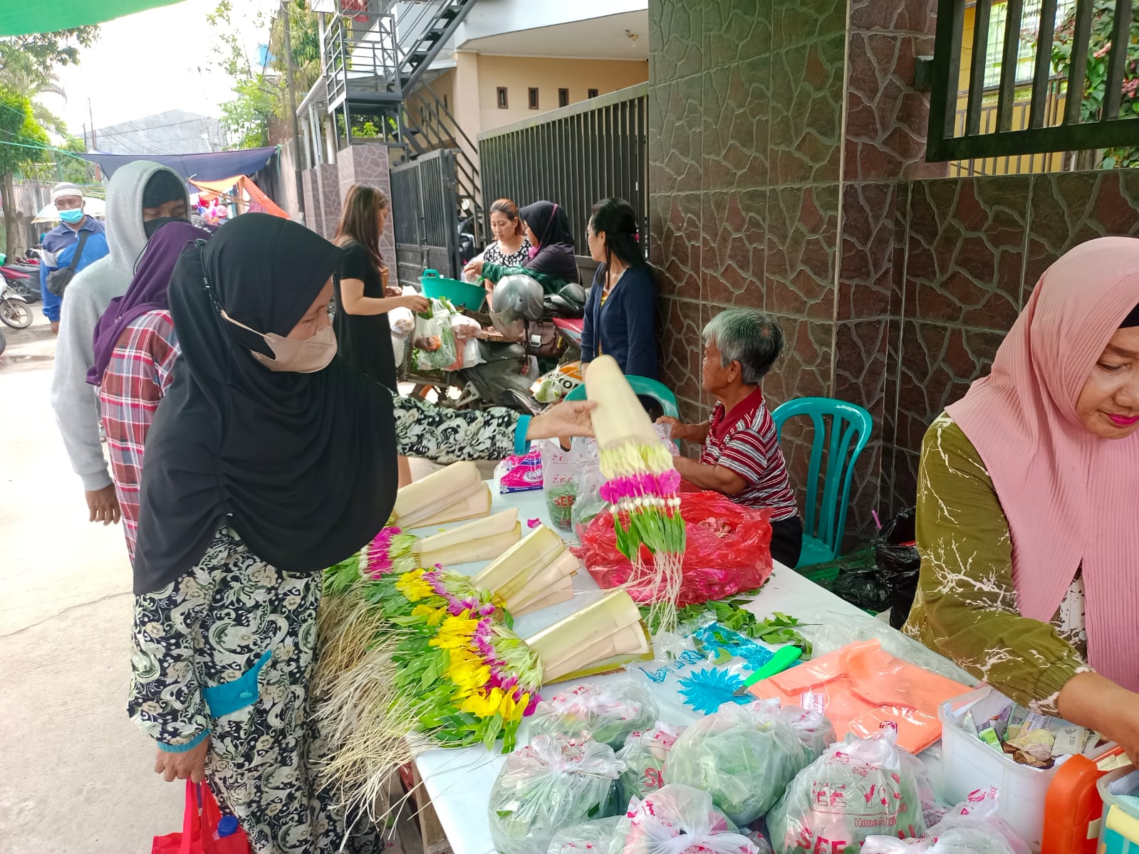 Penjual Bunga yang Mendapat Berkah Ramadhan