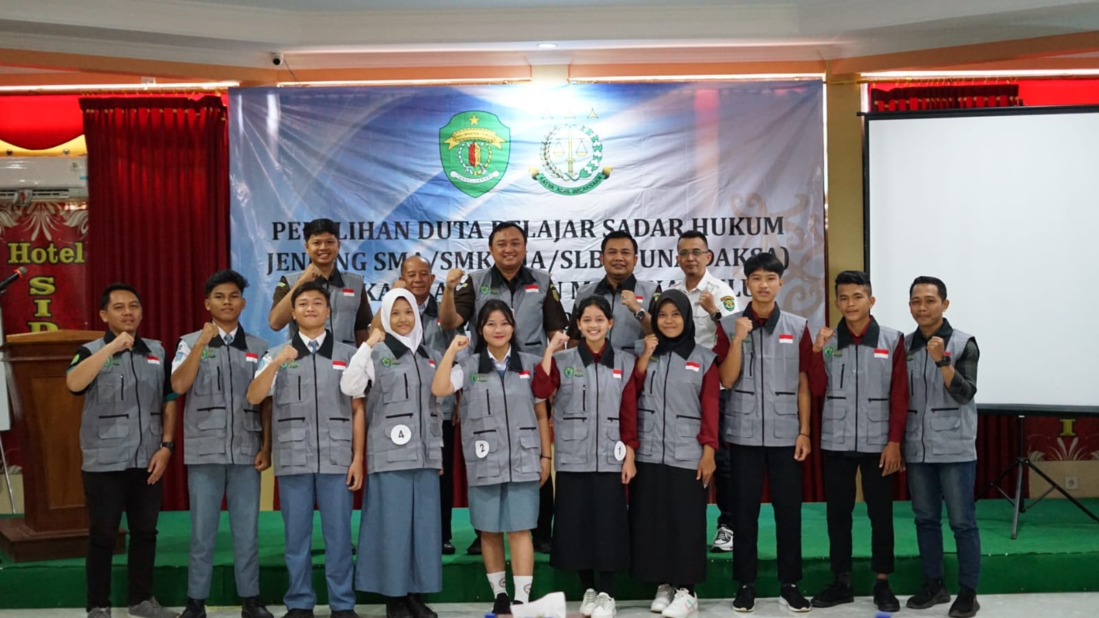 SMAN 1 Long Bagun Borong Juara I dan II Duta Pelajar Sadar Hukum Mahakam Ulu