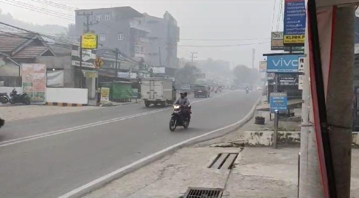 Asap Kebakaran TPA Bukit Pinang Mulai Cemari Langit Kota Samarinda